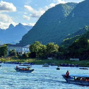 Son River boat trip to Phong Nha Cave