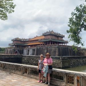 Tour A Pie Por La Ciudad Imperial De Hué - Bee Bee Travel