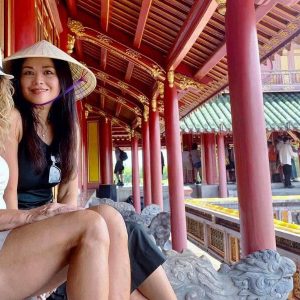 Tour A Pie Por La Ciudad Imperial De Hué - Bee Bee Travel