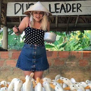 Dong Hoi to Duck Stop by private car- Bee Bee Travel