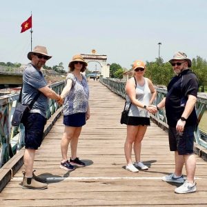 Dong Hoi to Hoi An by private car- Bee Bee Travel