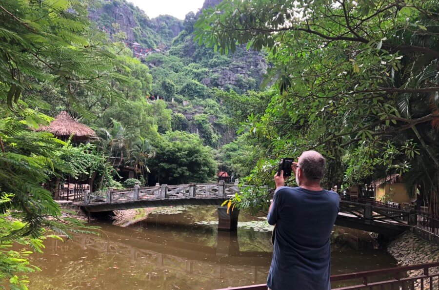 Dong Hoi to Ninh Binh by private car- Bee Bee Travel