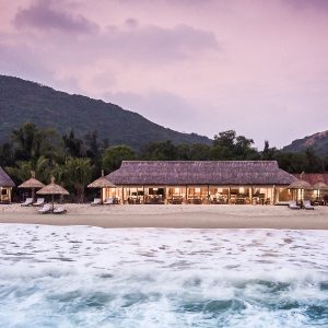 Hoi An to Phu Yen by private car- Bee Bee Travel