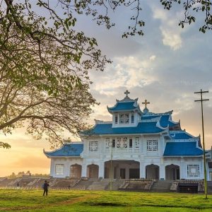 Hue to La Vang Holy Land by private car- Bee Bee Travel