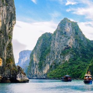 Ninh Binh to Halong Bay by private car- Bee Bee Travel