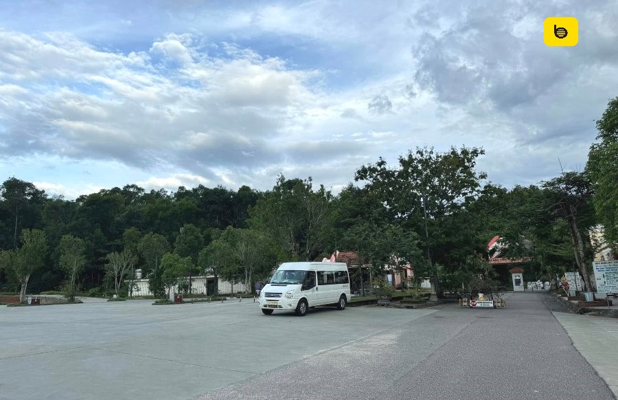 Ninh Binh to Hanoi by private car- Bee Bee Travel