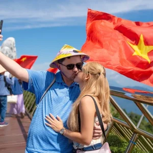 InterContinental Danang To Ba Na Hills By Private Car - Bee Bee Travel